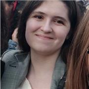 Professeure de français, histoire-géographie ou encore SVT, je donne des cours de soutien en ligne pour les collégiens.